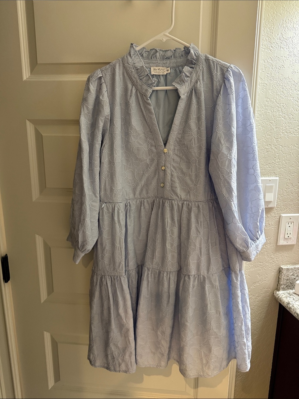 Shop the mint nursing outfits